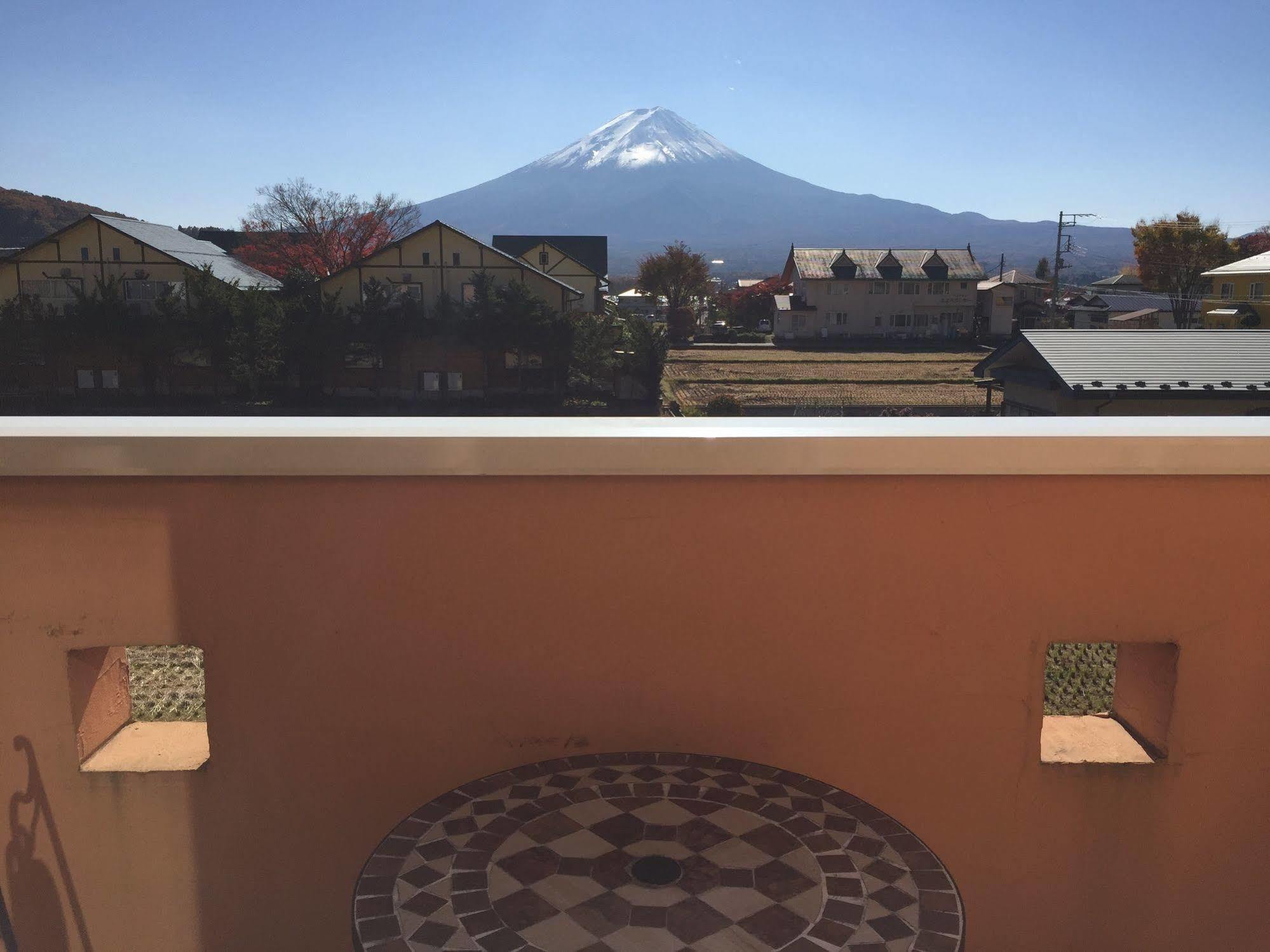 Villa Ensoleille Fujikawaguchiko Exterior photo